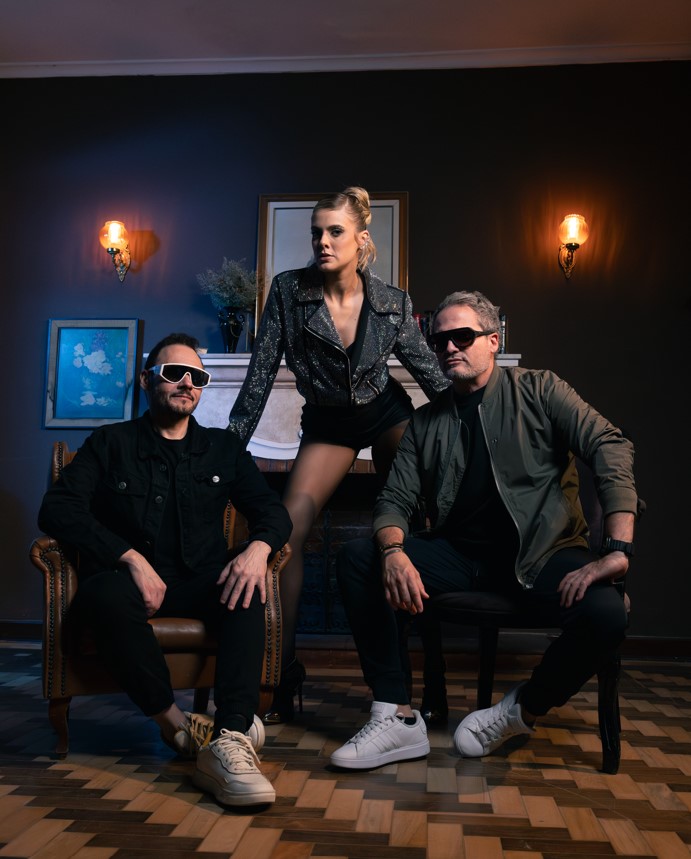 Kasino lança videoclipe de “Can U Hear Me” com nova vocalista Clarissa